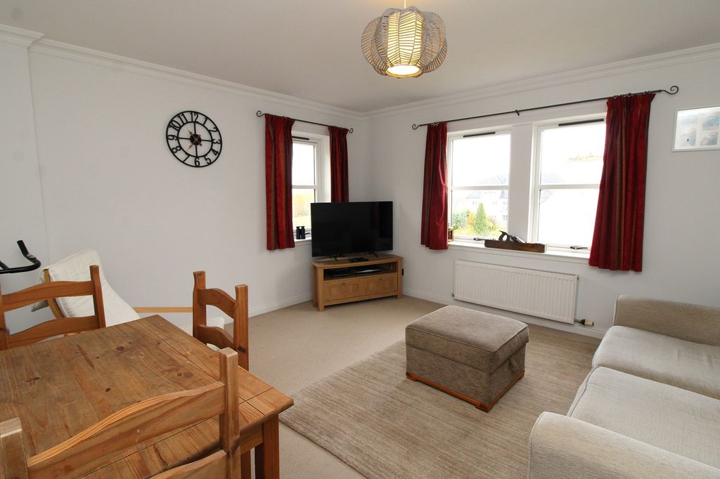 Property photo 2 of 10 Lounge