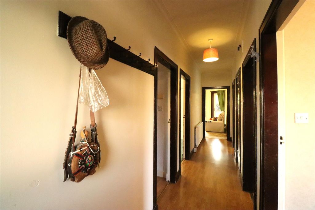 Property photo 2 of 28 Hall.Jpg