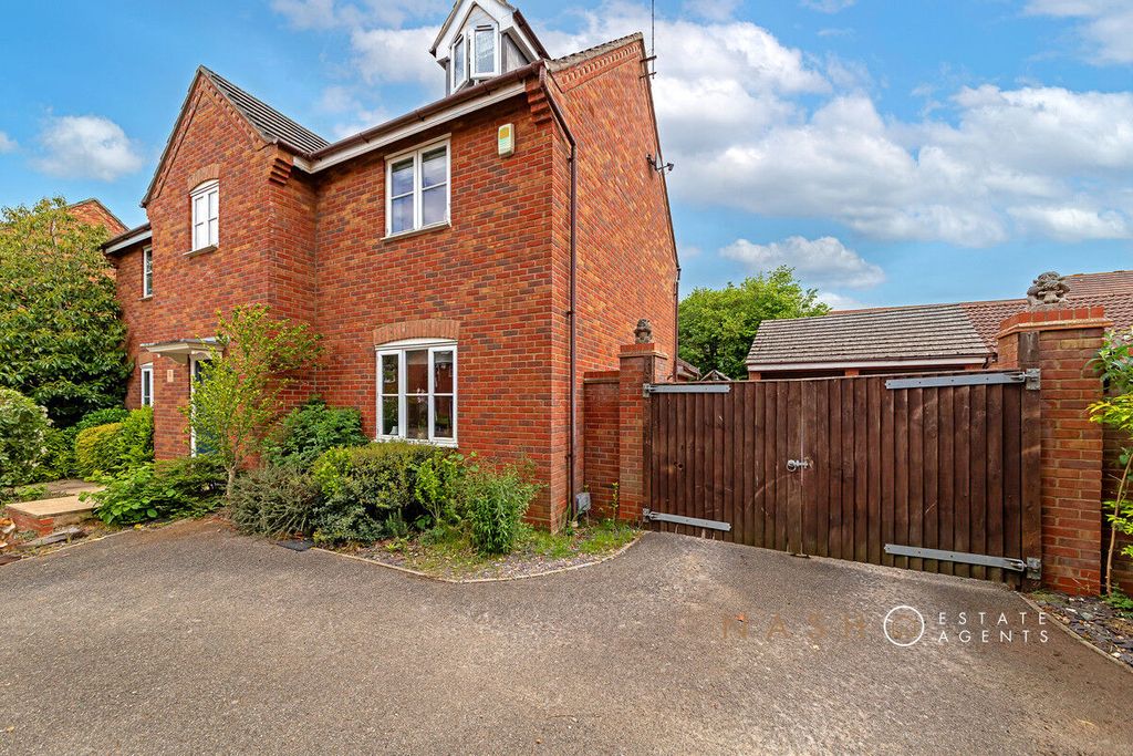 Property photo 2 of 37