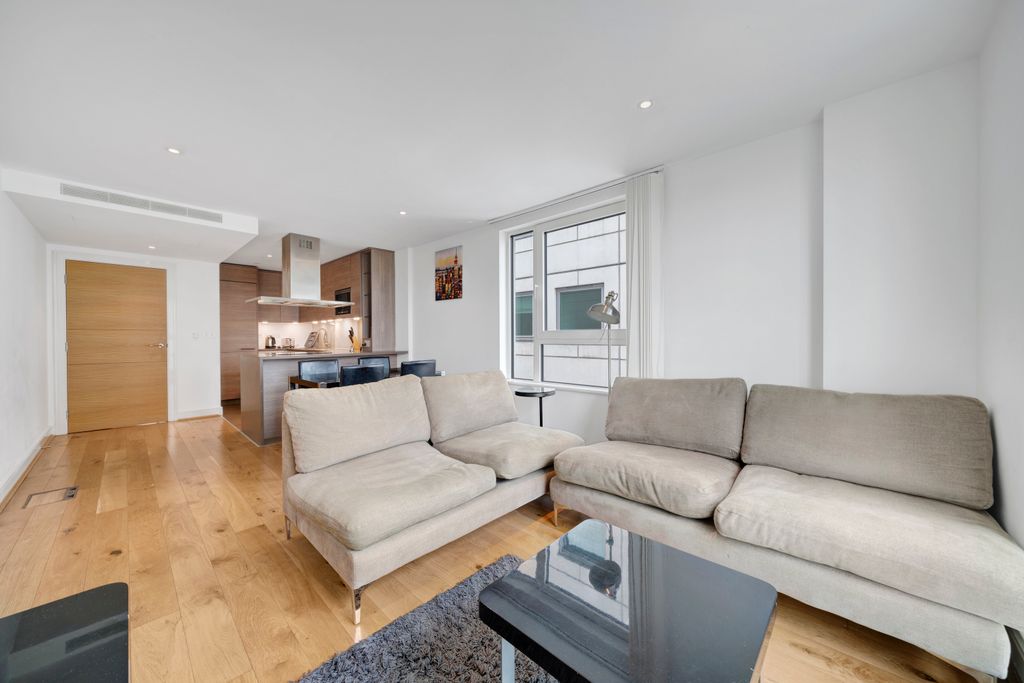 Property photo 2 of 12 Dsc01826