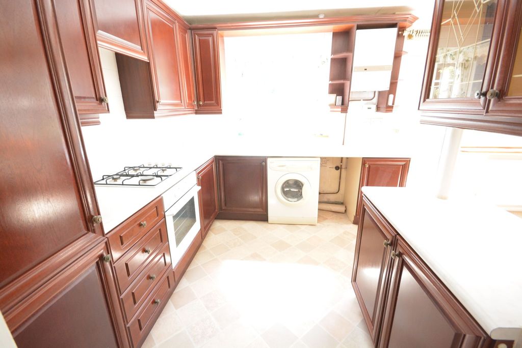 Property photo 3 of 11 Kitchen
