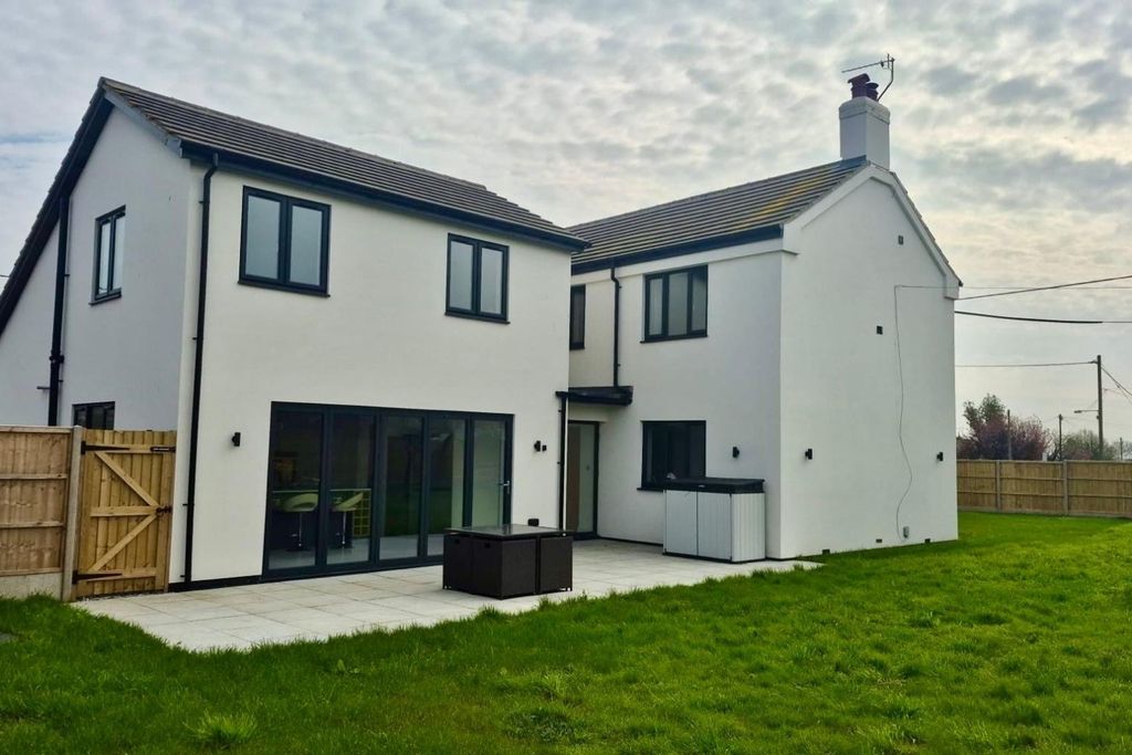 Property photo 1 of 26 1d7Eb3F2-07Fc-4506-Be4c-Fc2394Acbca6