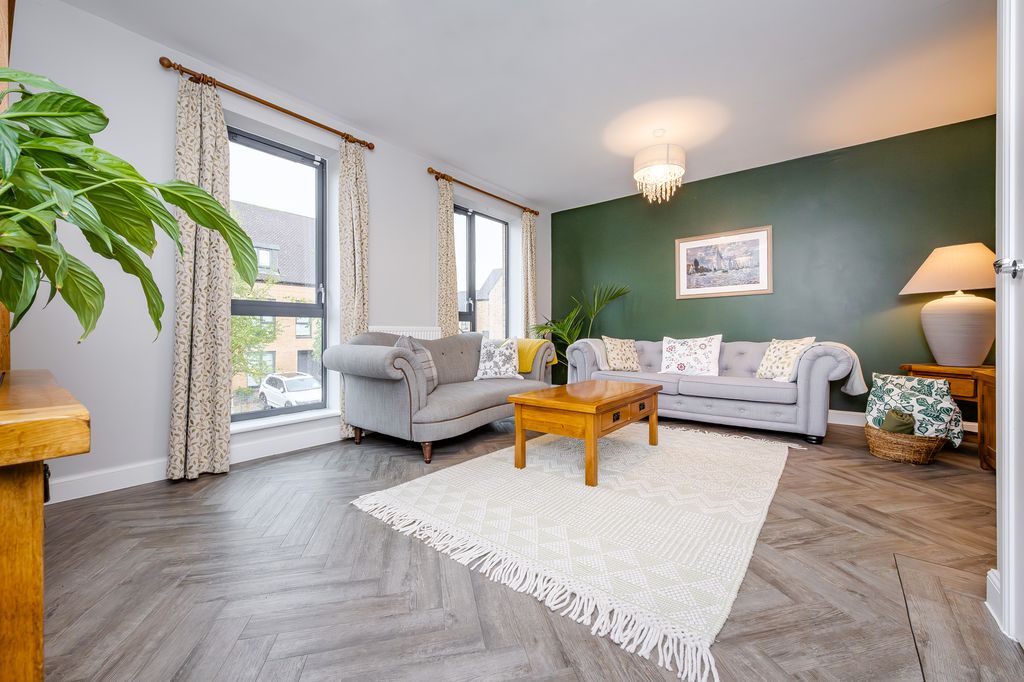 Property photo 3 of 18