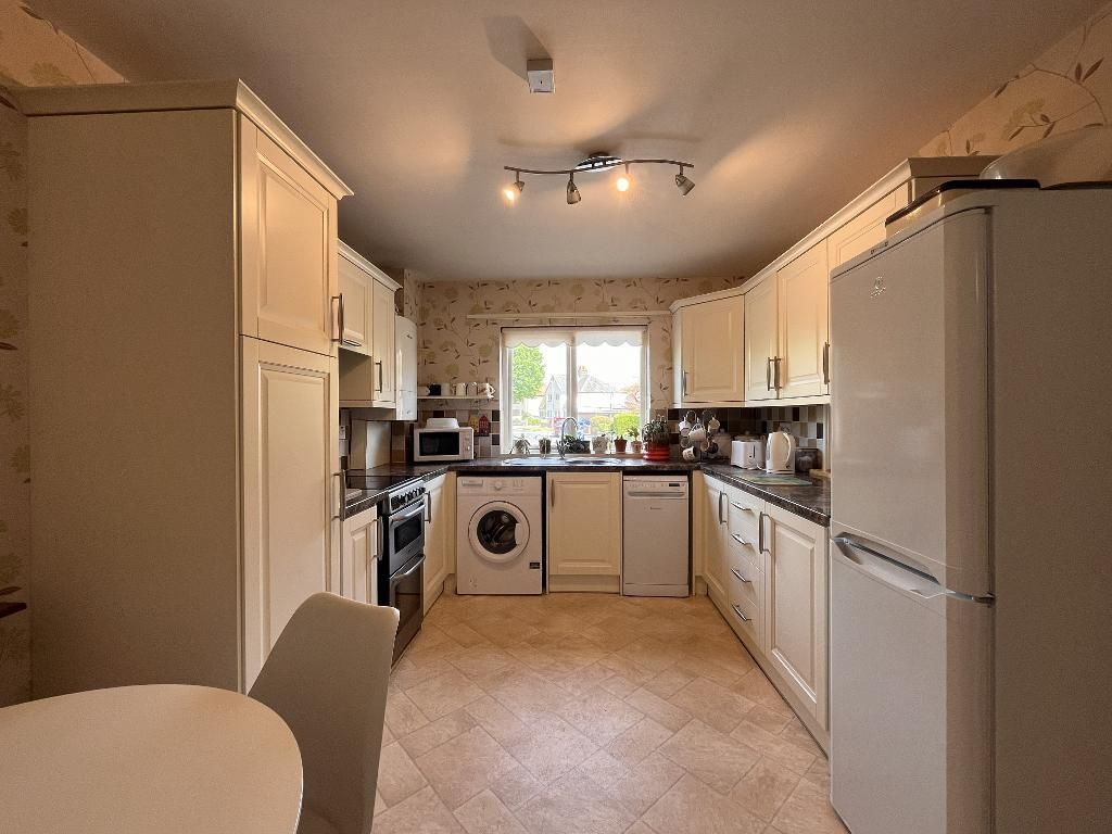 Property photo 3 of 13 Kitchen