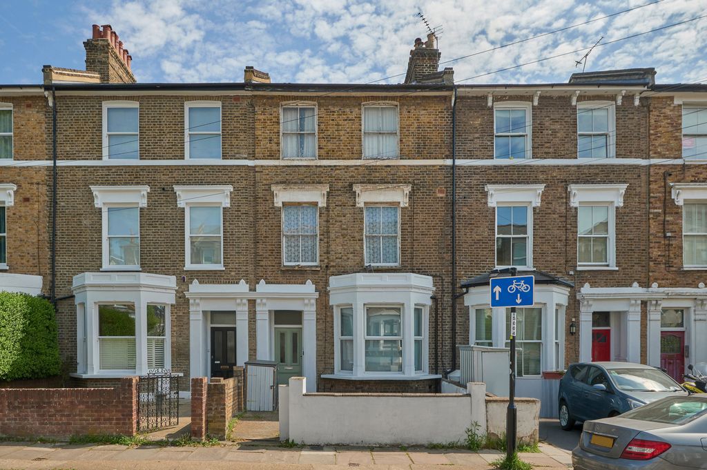 Property photo 1 of 11