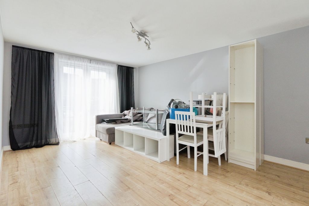 Property photo 3 of 25 Pbox-Img.Jpg