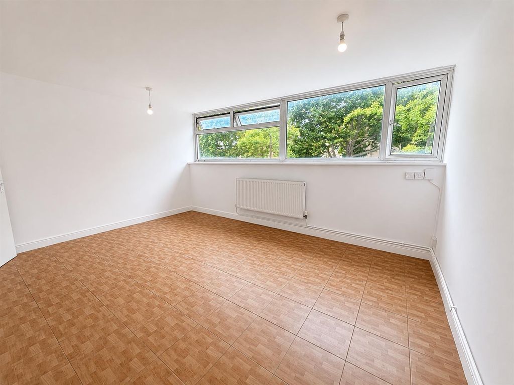 Property photo 2 of 5 8d5A48d7-34B2-409A-Acde-d274809Bc05A.Png