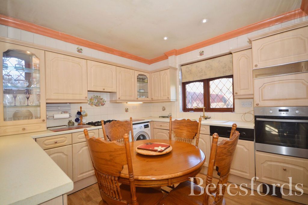 Property photo 2 of 22 Picture No. 09