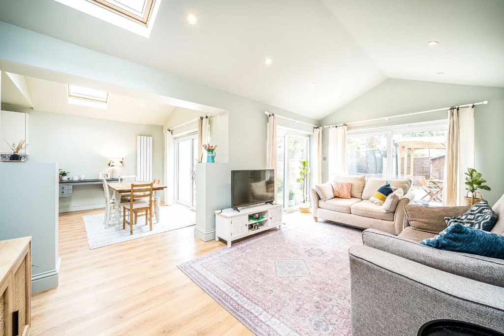 Property photo 3 of 8