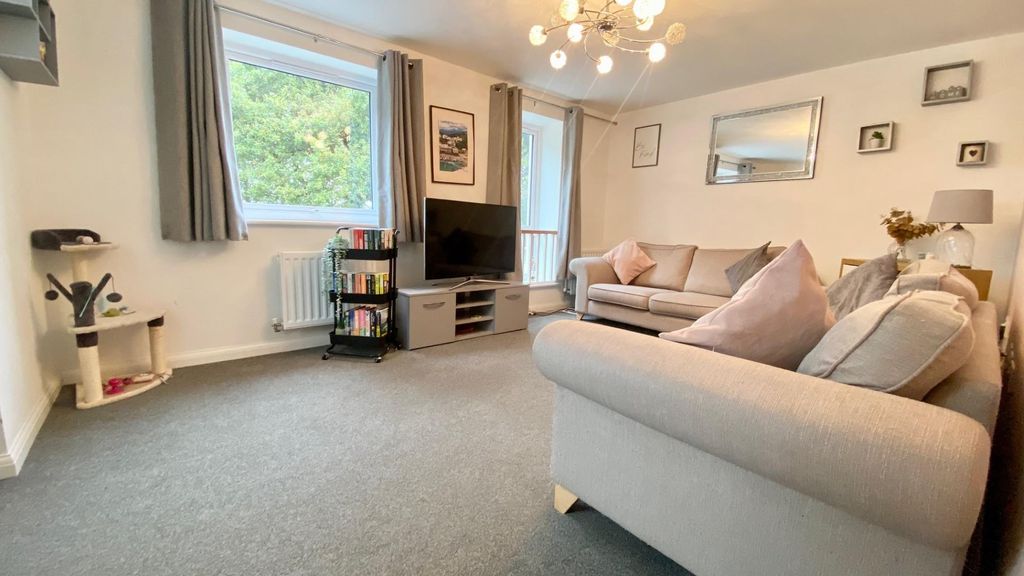 Property photo 2 of 12 11.Jpg