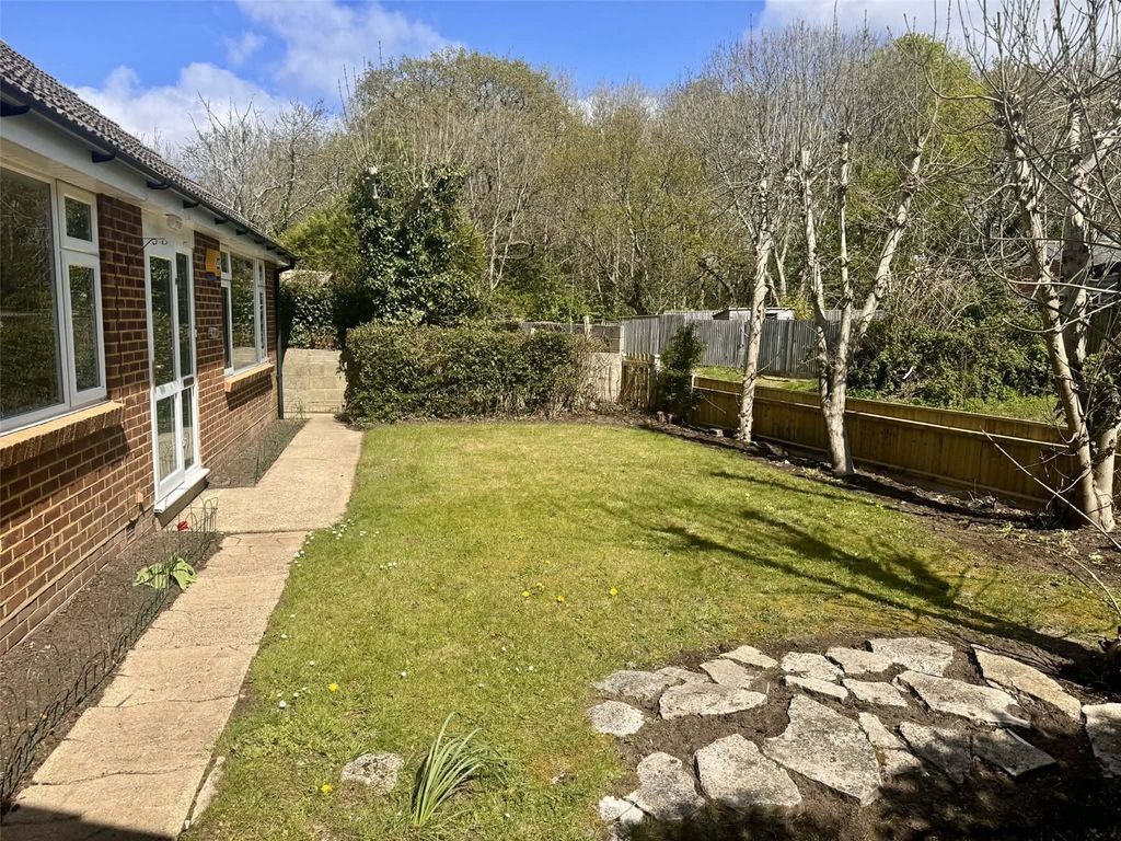Property photo 2 of 19 Picture No. 25