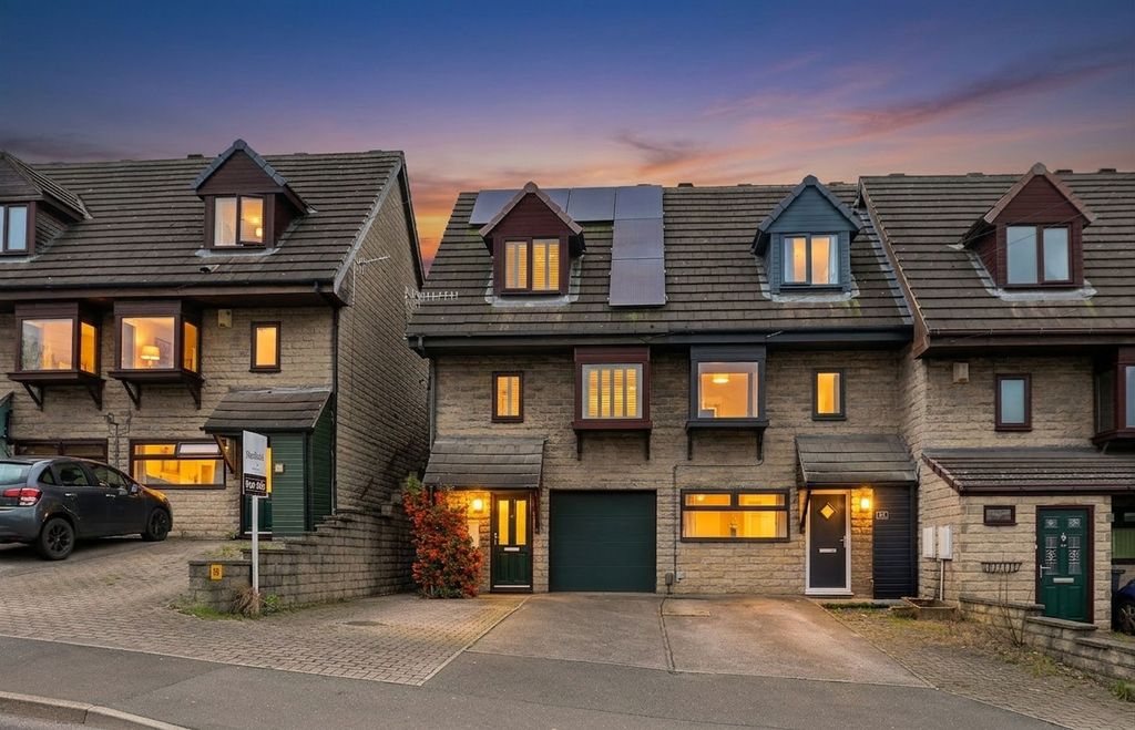 Property photo 1 of 9 86 Fox Hill Road