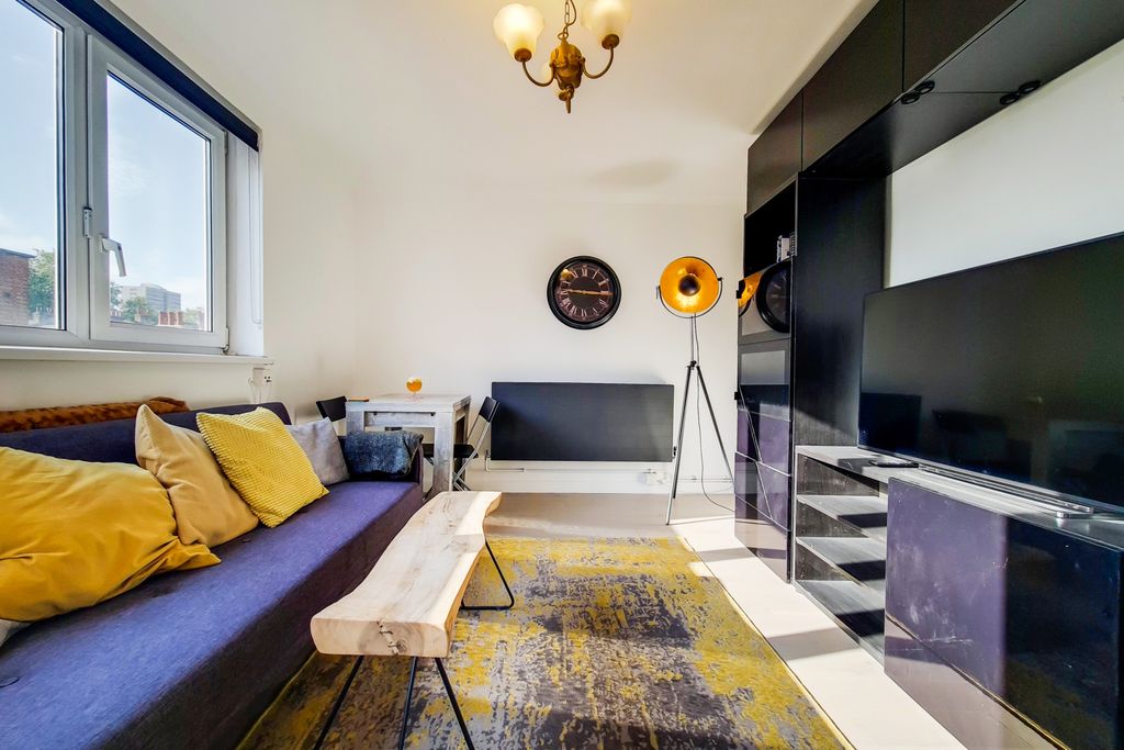 Property photo 1 of 10 Photo 0