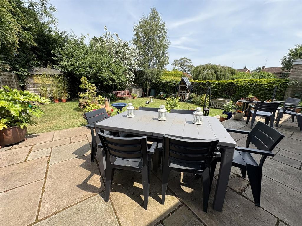 Additional image 17 of 4 bed property for saleBrooklands Close, Daventry NN11