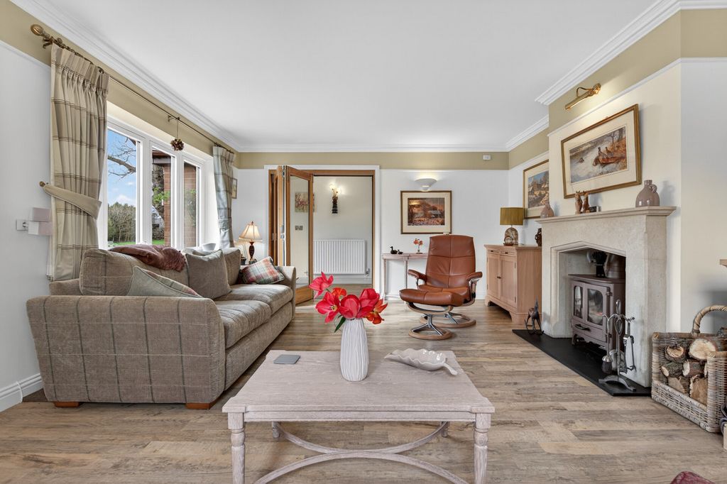 Property photo 3 of 48