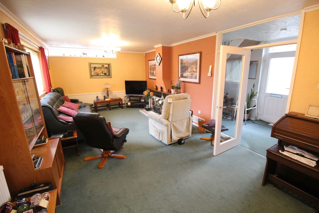 Property photo 3 of 23 Picture No. 17