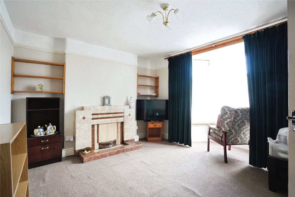 Property photo 2 of 18 Picture No. 24