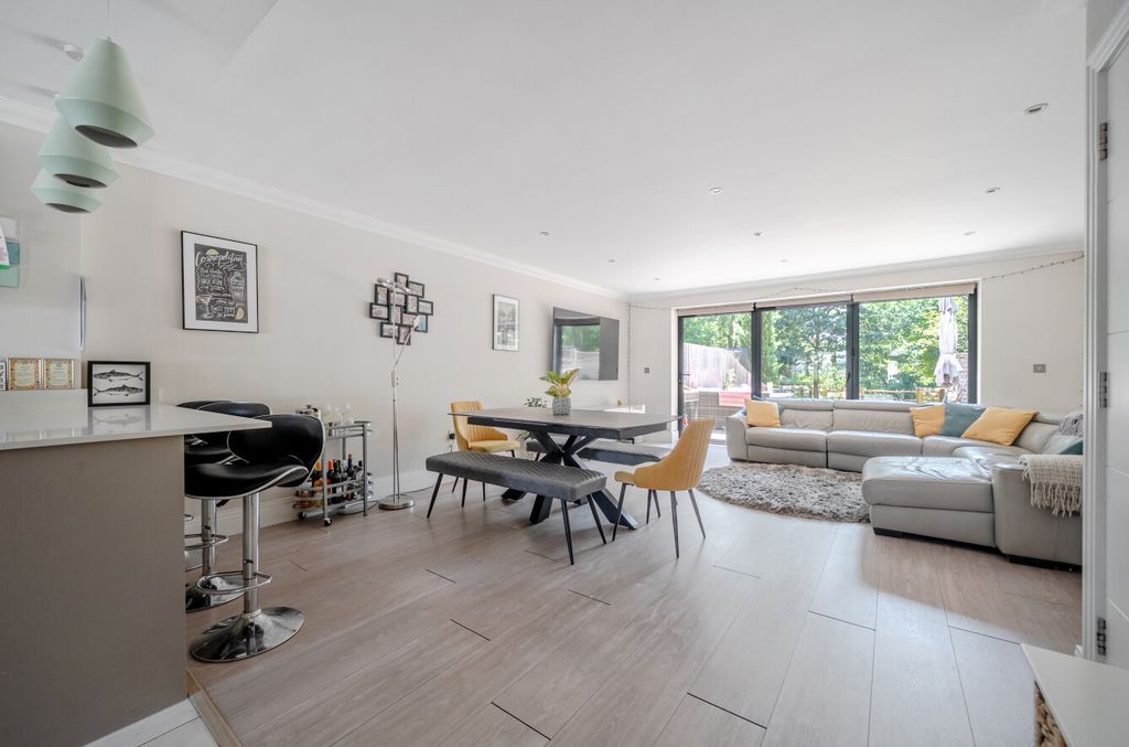 Property photo 2 of 21 1499943-4-6A6c87E...