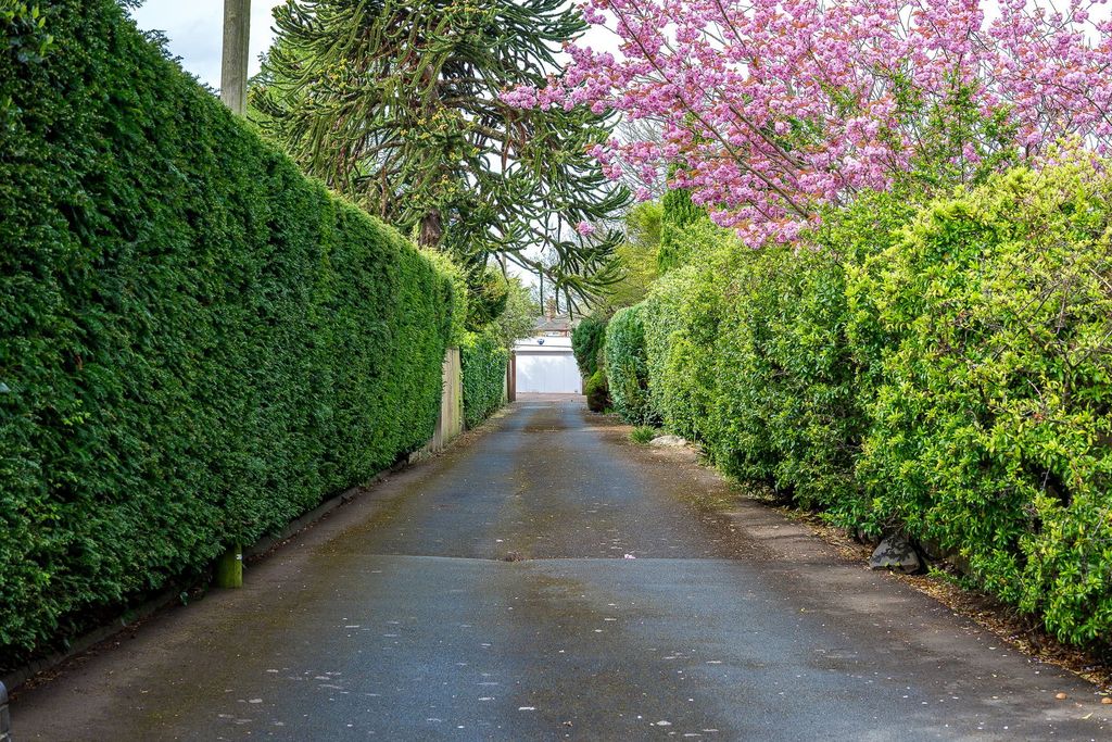 Property photo 2 of 44