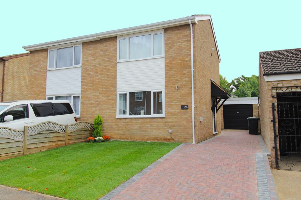 Property photo 1 of 19 Front 2