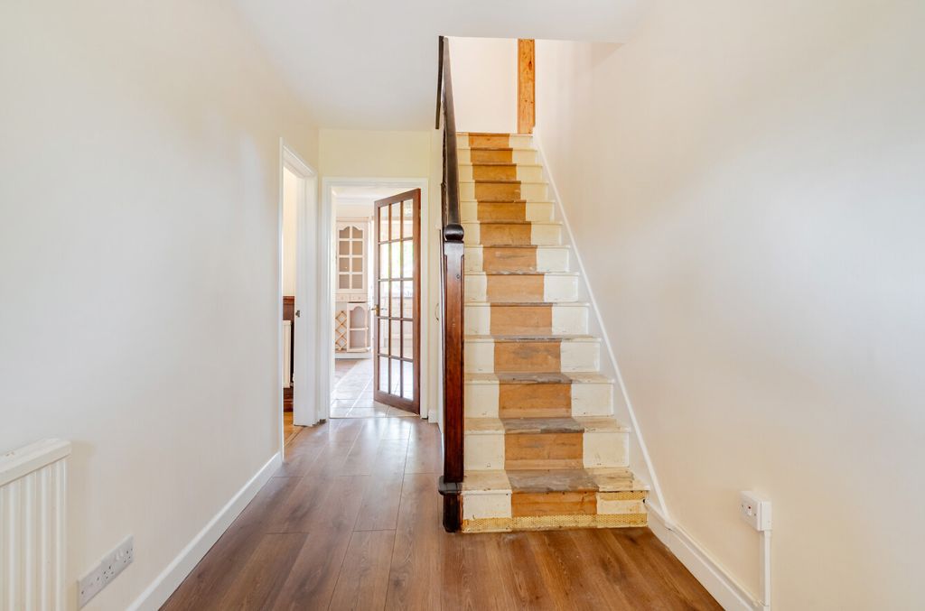 Property photo 2 of 22 Hallway