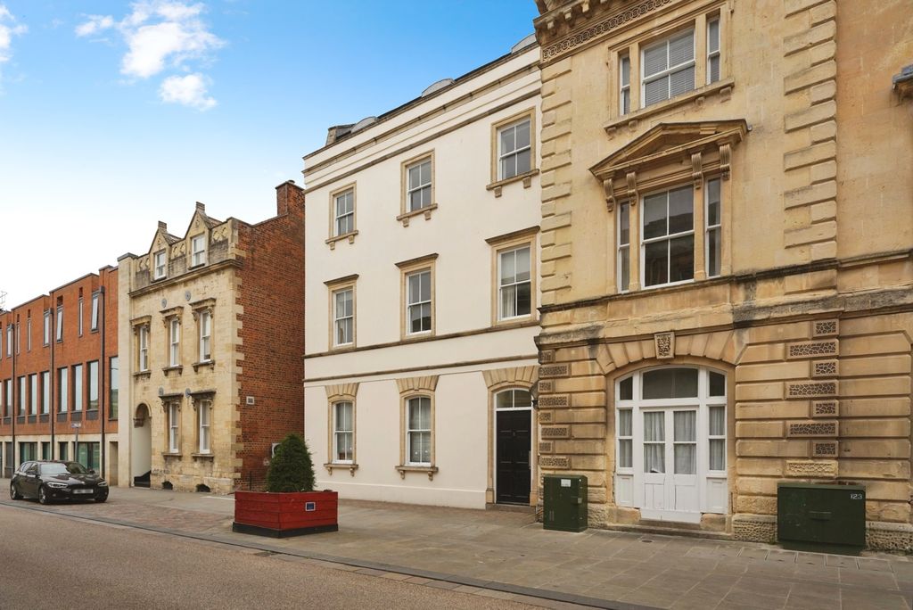 Property photo 1 of 7 Front