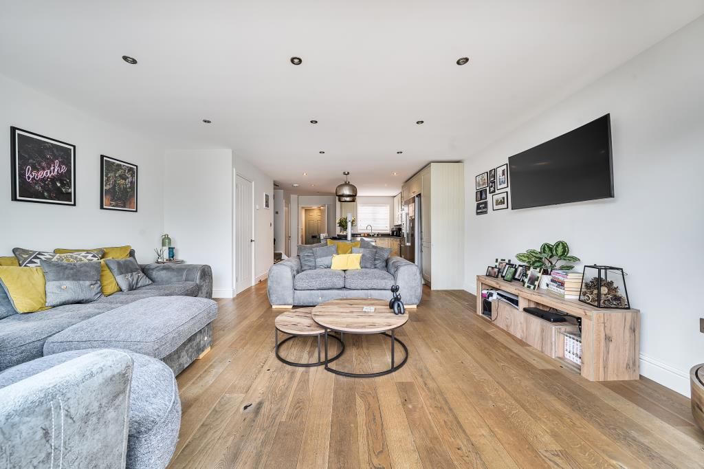 Property photo 3 of 21 Living Room