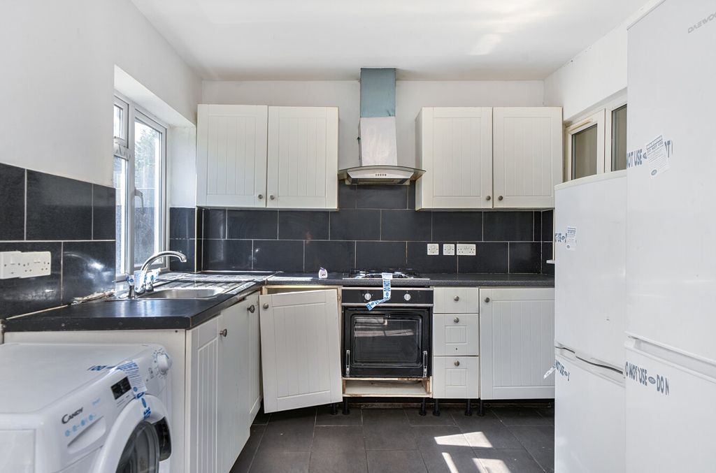 Property photo 2 of 19 1487138-13-6A4B6c...