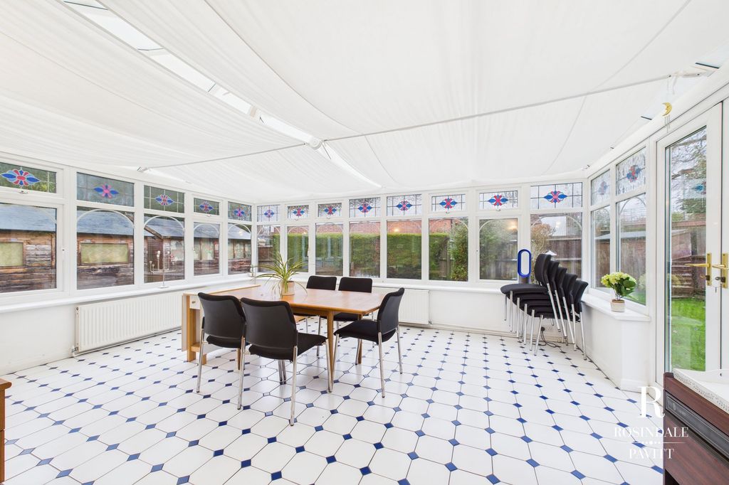 Property photo 3 of 25