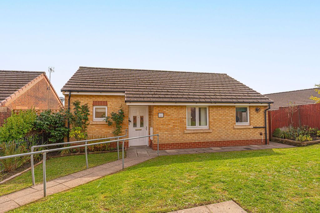 Property photo 1 of 27