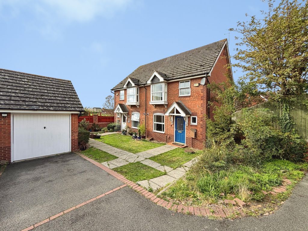 Property photo 1 of 11
