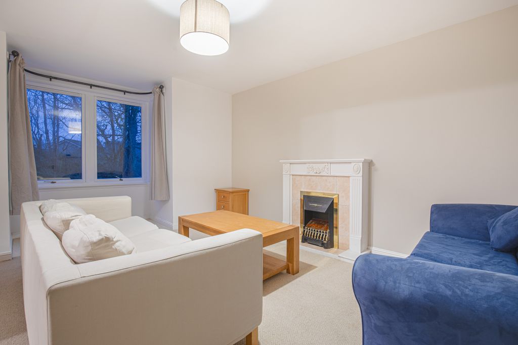 Property photo 1 of 12 Livingangle1