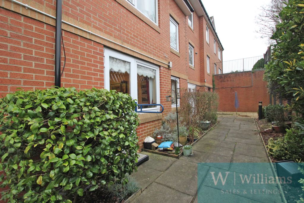 Property photo 2 of 12 Outside