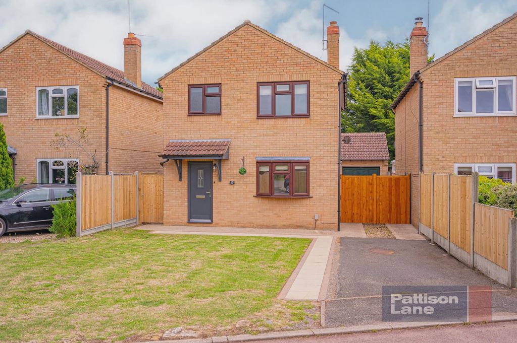 Property photo 1 of 11 Front