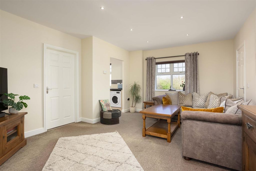 Property photo 2 of 15 00003.Jpg