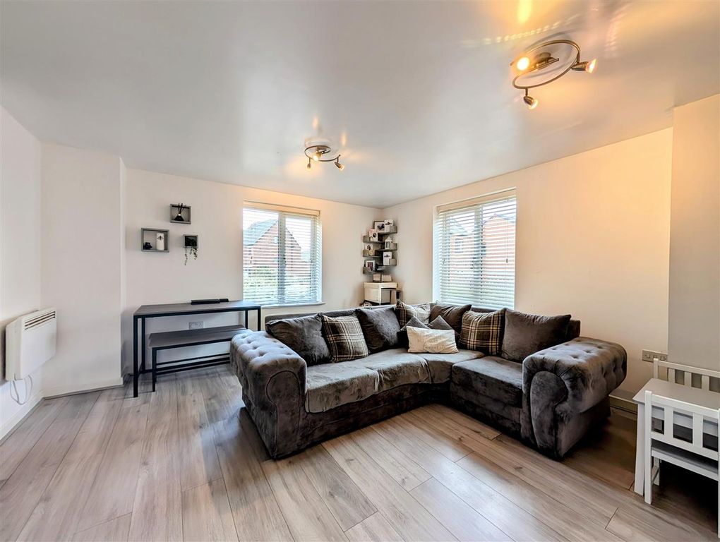 Property photo 2 of 18 Lounge 1.Jpg