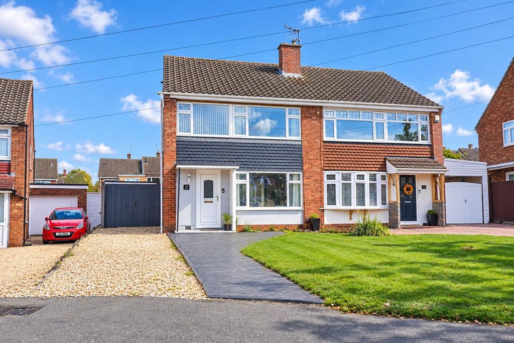 Property photo 1 of 18 Sunny Front.Jpg