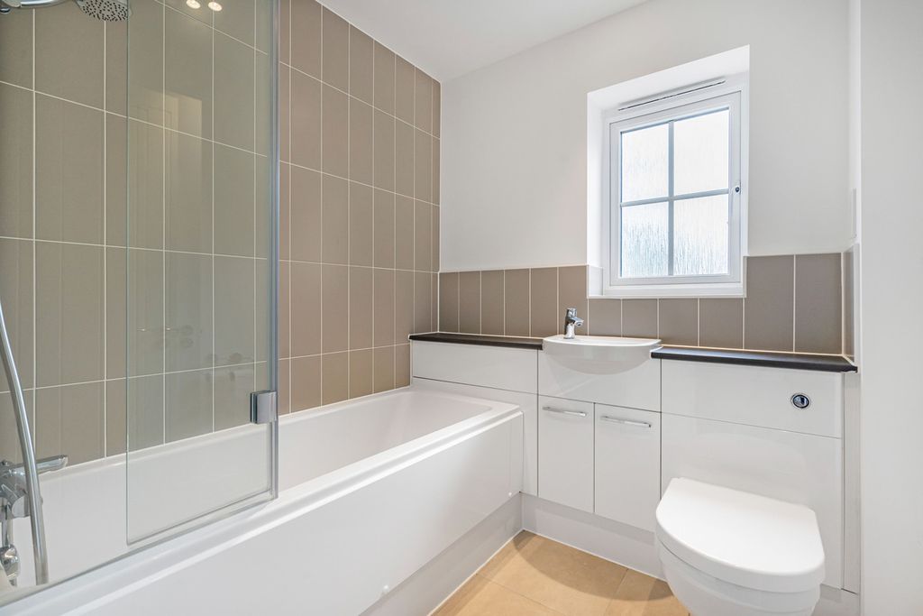 Additional image 15 of 2 bed flat for saleFranklin Gardens, Didcot OX11
