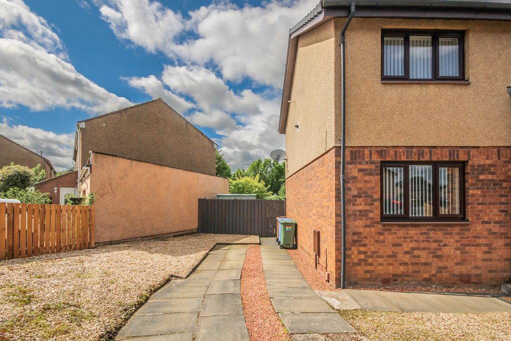 Property photo 2 of 19 80 Bankton Park West - Small