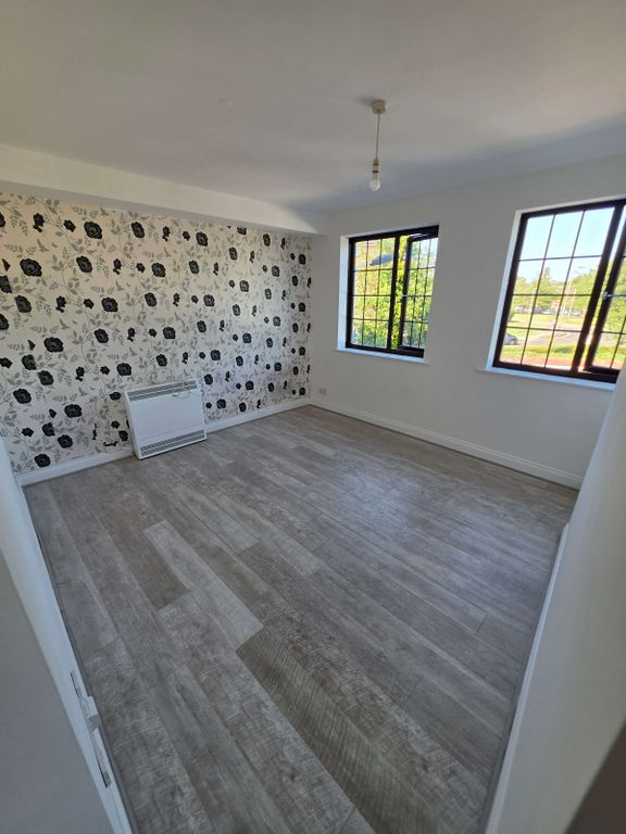 Property photo 2 of 13 Gallery