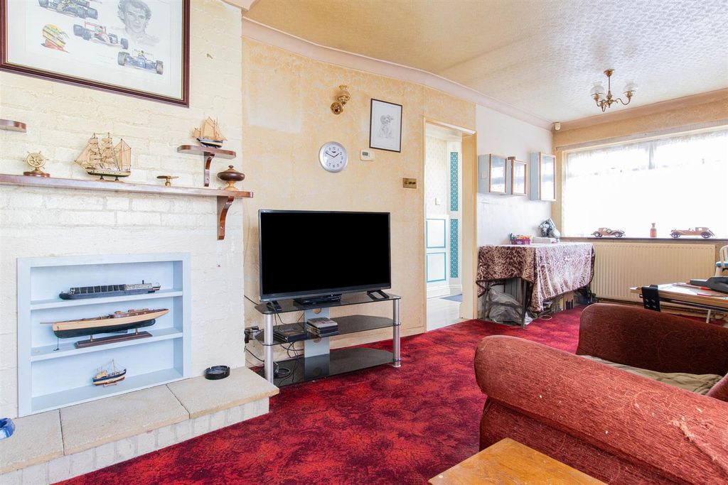 Property photo 2 of 14 Lounge/Diner