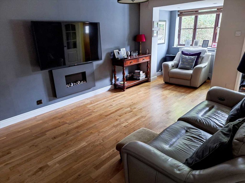 Property photo 3 of 14 Living Room