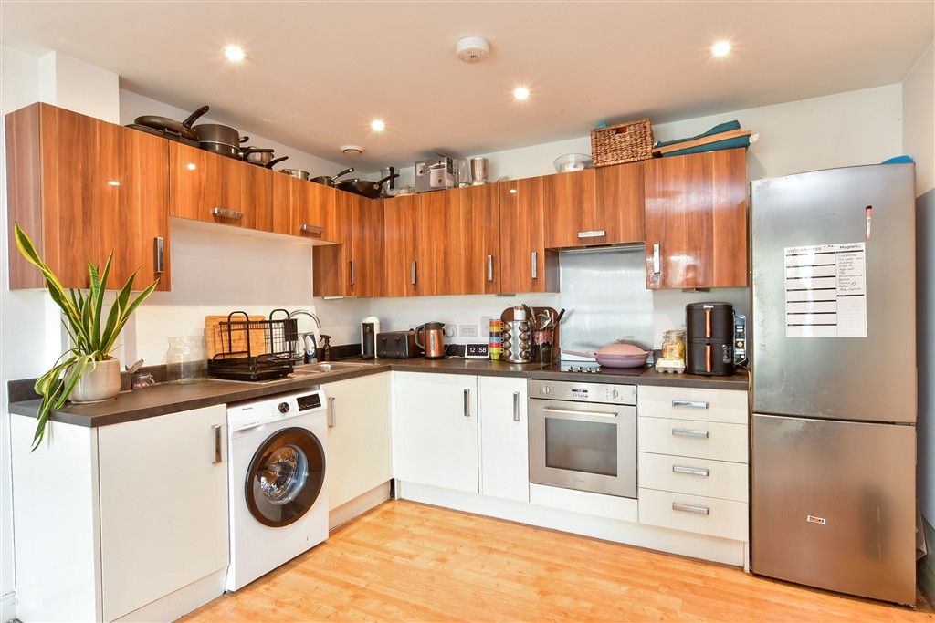 Property photo 1 of 8 Lounge/ Kitchen