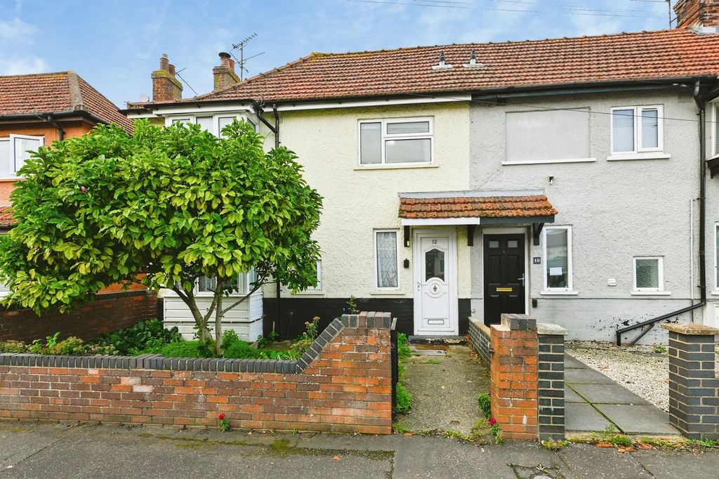 Property photo 1 of 12