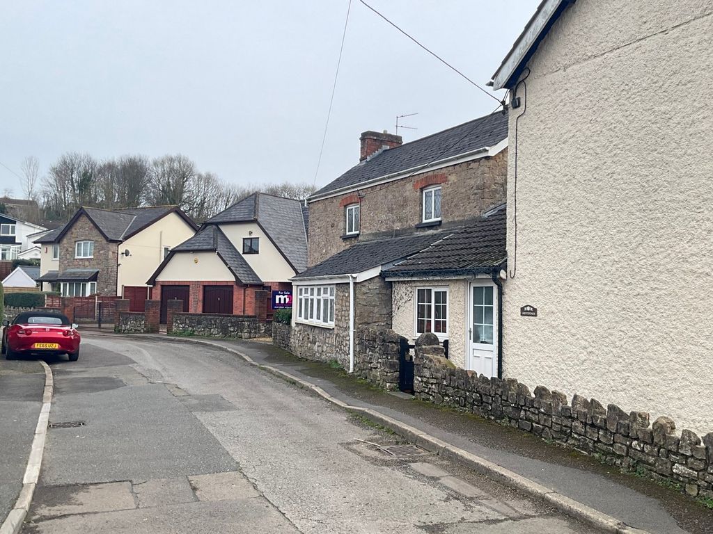 Property photo 3 of 27