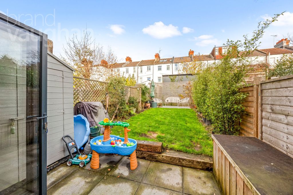 Property photo 3 of 24 Picture No. 06