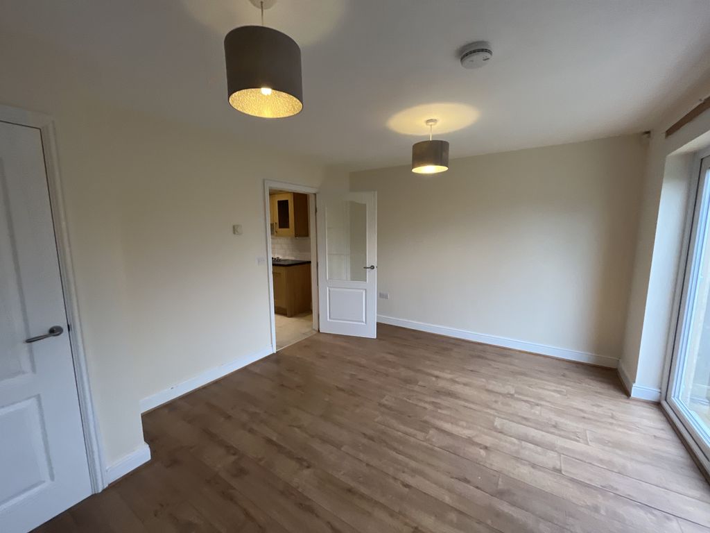 Property photo 3 of 8 Img_3689