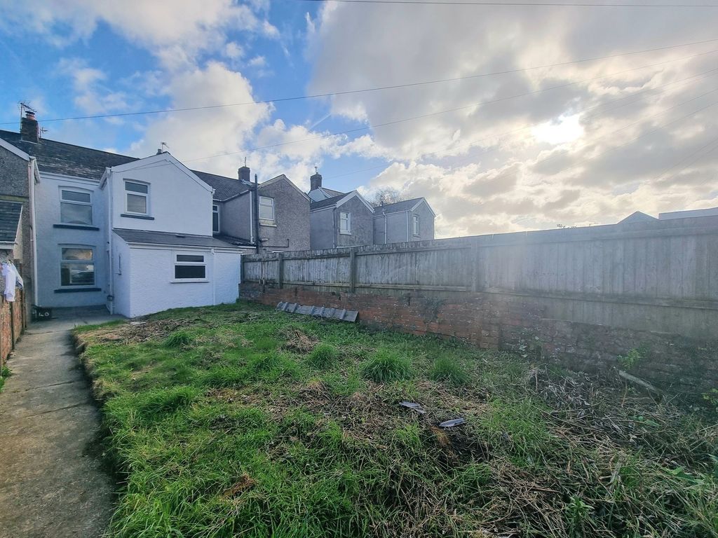 Property photo 2 of 16 Garden