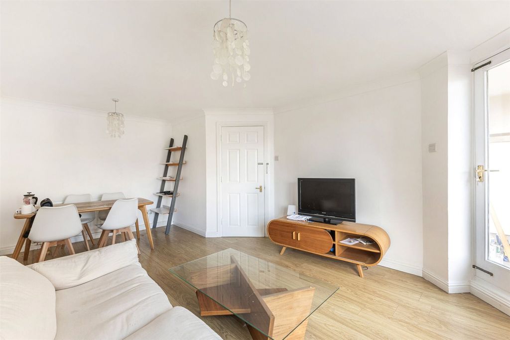 Property photo 3 of 20 Picture No. 06