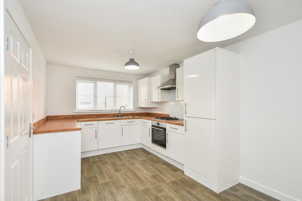 Property photo 2 of 17 76Ribbleheadrd-2.Jpg